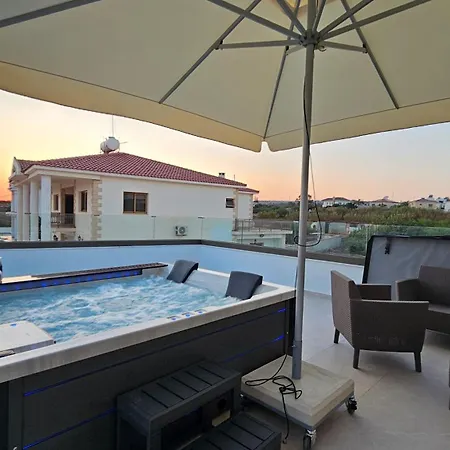 Oasis Luxury Villa