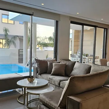 Oasis Luxury *