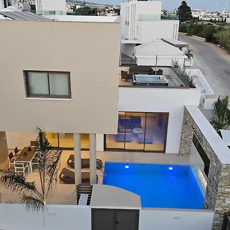 Oasis Luxury