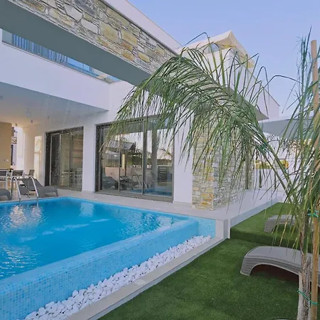 Oasis Luxury *