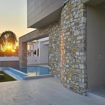 Oasis Luxury Villa