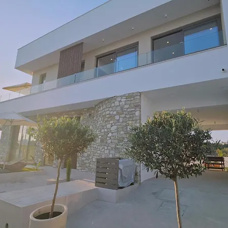 Oasis Luxury Villa