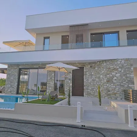 Oasis Luxury Villa